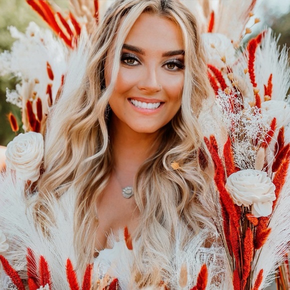 Meet your Posher, Elissa - Picture 2 of 2